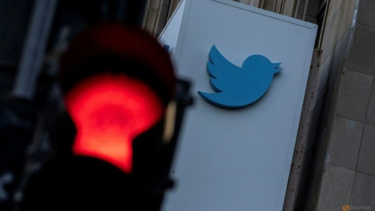 Los ingresos y las ganancias ajustadas de Twitter caen alrededor de un 40 % en diciembre: WSJ