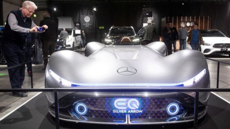 Mercedes invertirá miles de millones en plantas de vehículos eléctricos