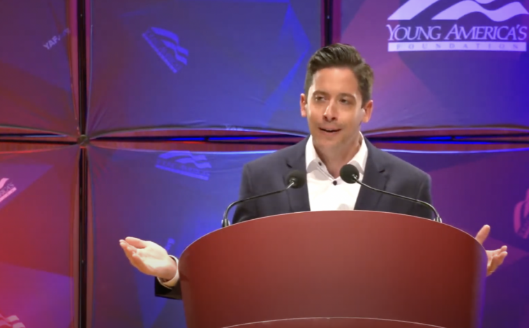 Michael Knowles, del Daily Wire, se opone a la reacción violenta de un discurso reciente: "Simplemente no soy realmente un tipo de 'genocidio'"