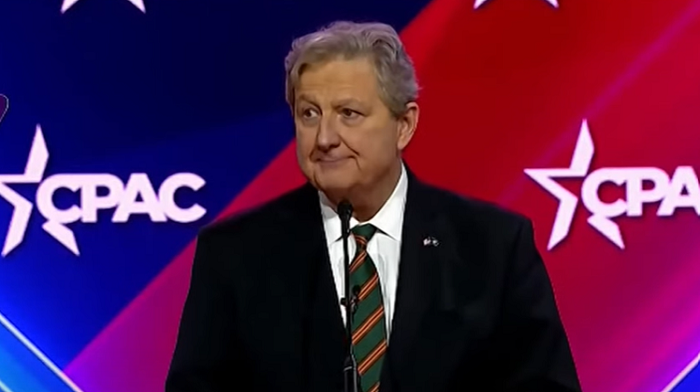 VIDEO: El senador John Kennedy da un hilarante discurso de CPAC sobre los liberales 'raros' y cómo la administración Biden 'apesta'