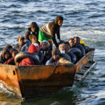 Varios muertos y decenas de desaparecidos tras naufragio de barco de migrantes frente a Túnez