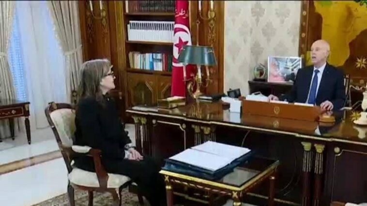 El presidente tunecino Kais Saied reaparece en público desestimando 'locas' especulaciones sobre su salud