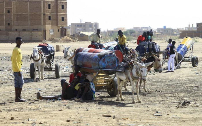 Exprimer ministro advierte sobre una "pesadilla" mientras los enfrentamientos sacuden a Sudán a pesar de la tregua