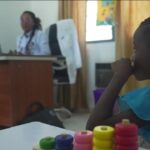 Los niños autistas de Costa de Marfil carecen de tratamiento