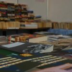 Personas de etnia albanesa en Serbia recibirán literatura donada por municipios albaneses