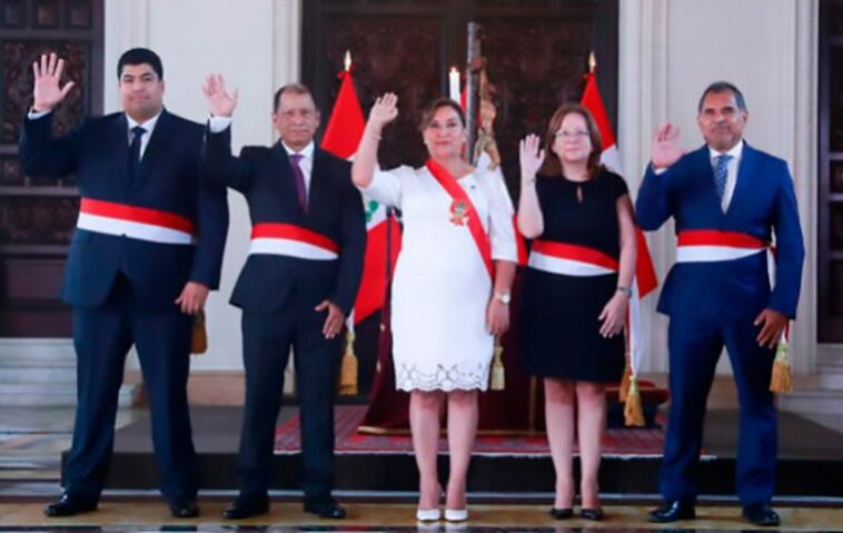 Perú: Boluarte se somete a remodelación de gabinete