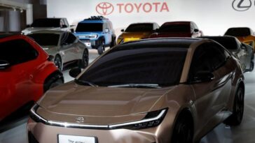 Toyota lanzará 10 nuevos modelos de vehículos eléctricos con batería para 2026, dice ejecutivo