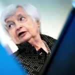 Yellen dice que las sanciones pueden poner en riesgo la hegemonía del dólar estadounidense