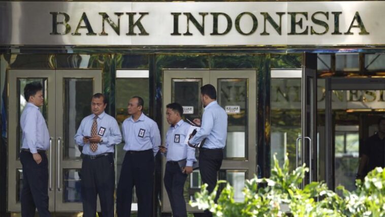 Bank Indonesia mantendrá las tasas este año, recortadas a principios de 2024: sondeo de Reuters