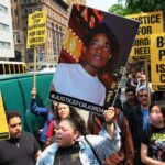 Gente en Nueva York protestando por la muerte de Jordan Neely