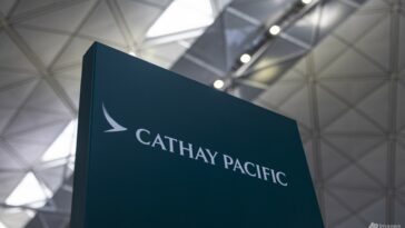 Cathay Pacific despide a tres azafatas acusadas de discriminar a personas que no hablan inglés
