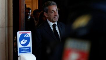 El expresidente francés Nicolas Sarkozy ordenó usar una etiqueta electrónica después de perder la apelación por corrupción |  CNN