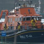 Bote en apuros no rescatado después de ingresar a aguas del Reino Unido, muestra registros marítimos