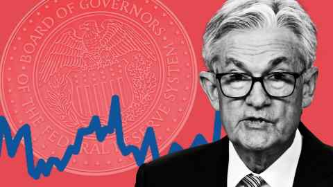 Un montaje de una foto de Jay Powell, el logo de la Reserva Federal de EE. UU. y un gráfico de líneas