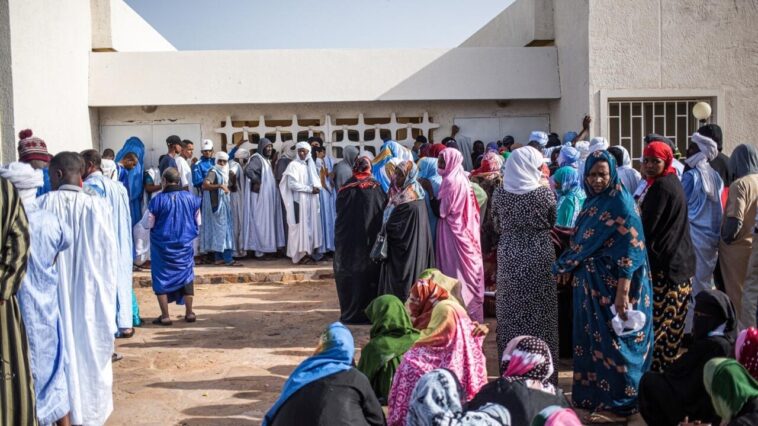 Los mauritanos votan en las elecciones locales y legislativas a prueba para el presidente Ghazouani