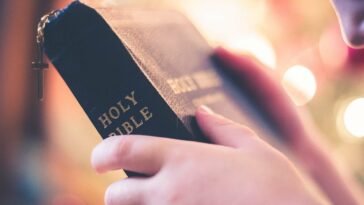 Hombre de Pensilvania arrestado mientras citaba la Biblia en propiedad pública