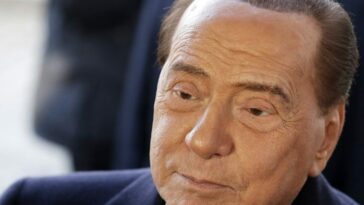 Italia se despide de Berlusconi en disputado día de luto