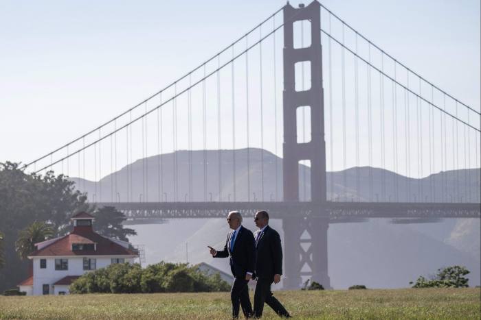 El presidente Joe Biden en la zona de aterrizaje de Crissy Field en San Francisco, California