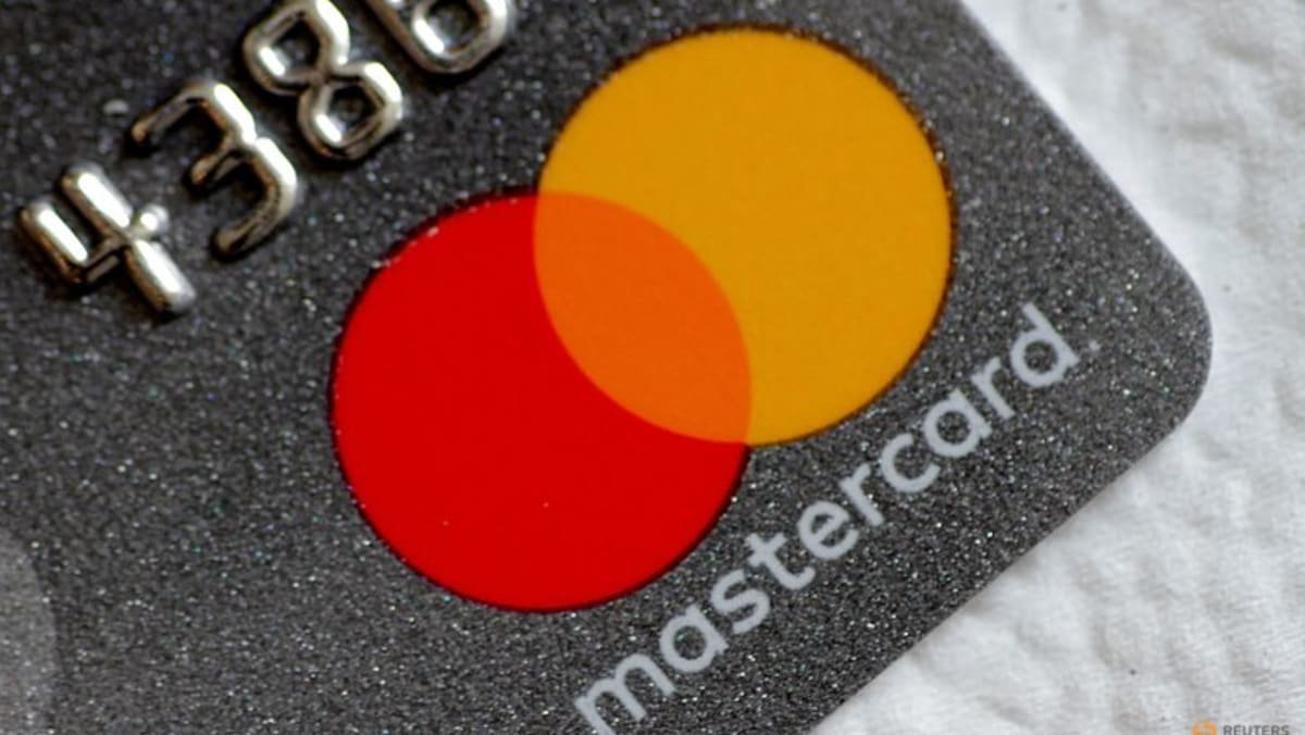 Mastercard lanza plan global para reciclar tarjetas de crédito