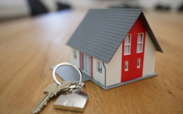 Menos compradores de vivienda por primera vez a medida que las altas tasas de interés golpean el mercado inmobiliario