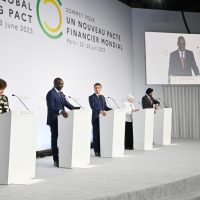 Ruto de Kenia presiona por la reforma financiera en la cumbre climática de París