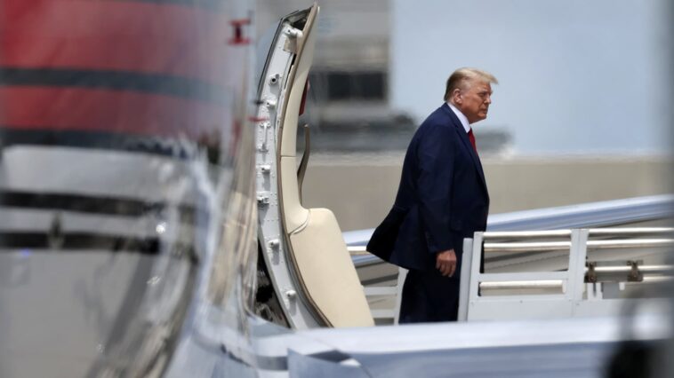 Trump llega a Miami para lectura de cargos