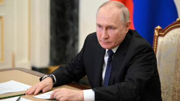 "Ataque sin sentido"  Rusia responderá al ataque al puente de Crimea