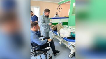 Milashina y el abogado Alexander Nemov se dirigían a asistir a la sentencia judicial de un activista de derechos humanos en Grozny cuando fueron atacados.