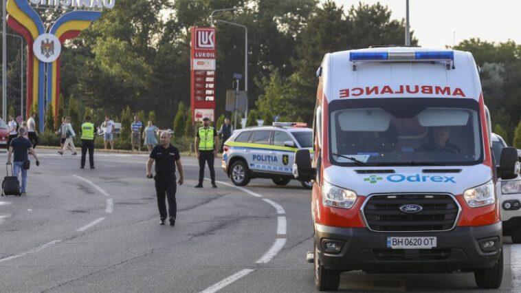 Dos muertos en tiroteo en aeropuerto de Moldavia y hombre armado detenido |  CNN