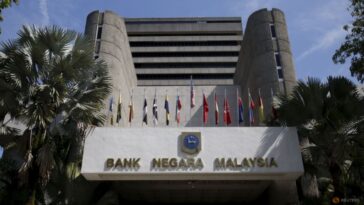 El banco central de Malasia mantendrá la tasa clave el 6 de julio, no puede reanudar el ajuste: encuesta de Reuters