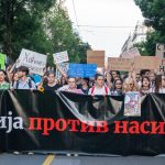 Las protestas de 'Serbia contra la violencia', ampliamente apoyadas, sacuden al gobierno a medida que cae la popularidad