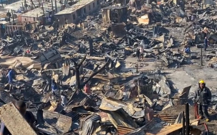 Las víctimas del incendio del asentamiento informal de Durban piden ayuda