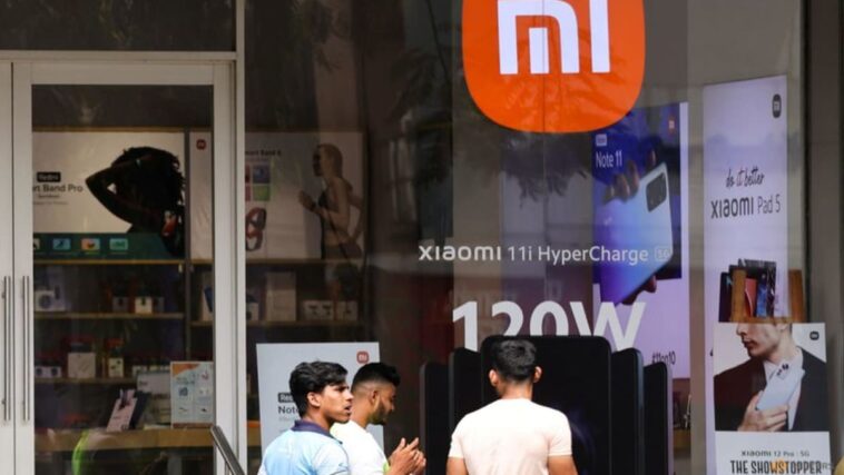 Xiaomi de China apuesta más en las tiendas minoristas de India en medio de la rivalidad con Samsung