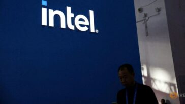 Intel cae porque la débil demanda de chips para PC perjudica las previsiones para el segundo trimestre