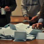 La UE y EE.UU. discrepan sobre el resultado del referéndum electoral en el norte de Kosovo