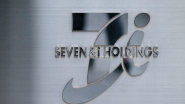Seven & i de Japón dice que está considerando la venta de operaciones de hipermercado