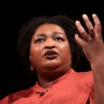 Stacey Abrams afirma que los 'ataques' a DEI son ataques a la democracia