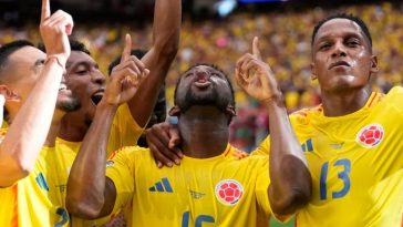 Un cabezazo preciso de Jefferson Lerma (16) a los 39 minutos le dio el gol decisivo a Colombia