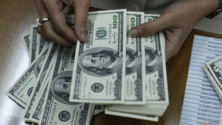 El dólar se mantiene a flote tras informe de inflación moderada en EE.UU., alza del yen se estanca