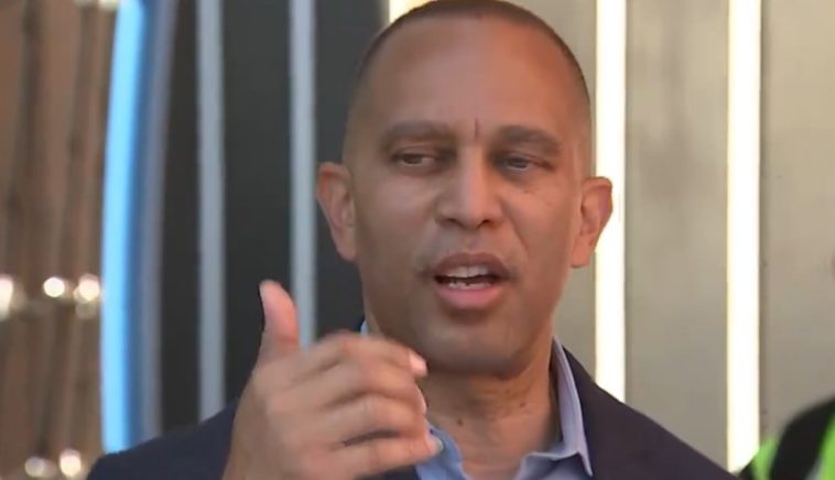 Hakeem Jeffries makes it clear that he is on Team Biden.