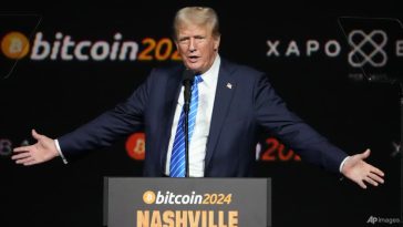 Trump cita la competencia de China al prometer crear una "reserva" de bitcoin