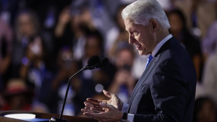 Bill Clinton elogia a Kamala Harris en su discurso en la Convención Nacional Demócrata