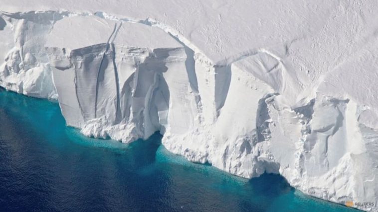 Científicos de cohetes construyen sondas robóticas para medir el derretimiento debajo de la plataforma de hielo de la Antártida