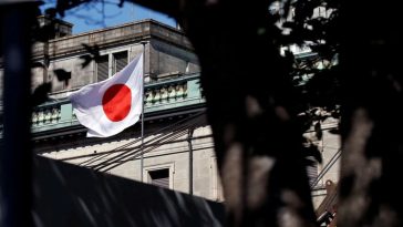 El Banco de Japón volverá a subir los tipos a finales de año, según el 57% de los economistas - sondeo de Reuters