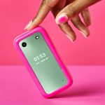 El fabricante de teléfonos Nokia, HMD, lanza el teléfono Barbie en asociación con Mattel