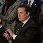 El secretario de estado de Michigan investiga al PAC de Elon Musk