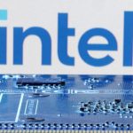 Intel sube tras noticia de que el fabricante de chips está explorando opciones que alegra a los inversores desanimados