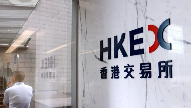 La Bolsa de Hong Kong informa de una caída del 3% en sus beneficios en el primer semestre y la actividad se recupera en el segundo trimestre