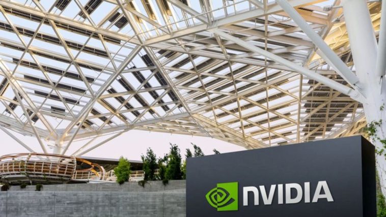 La demanda de chips de inteligencia artificial de Nvidia enfrentará un impacto limitado por un posible retraso en la producción, dicen los analistas