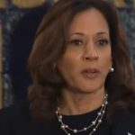 Trump se está ahogando y Kamala Harris no le está echando una mano